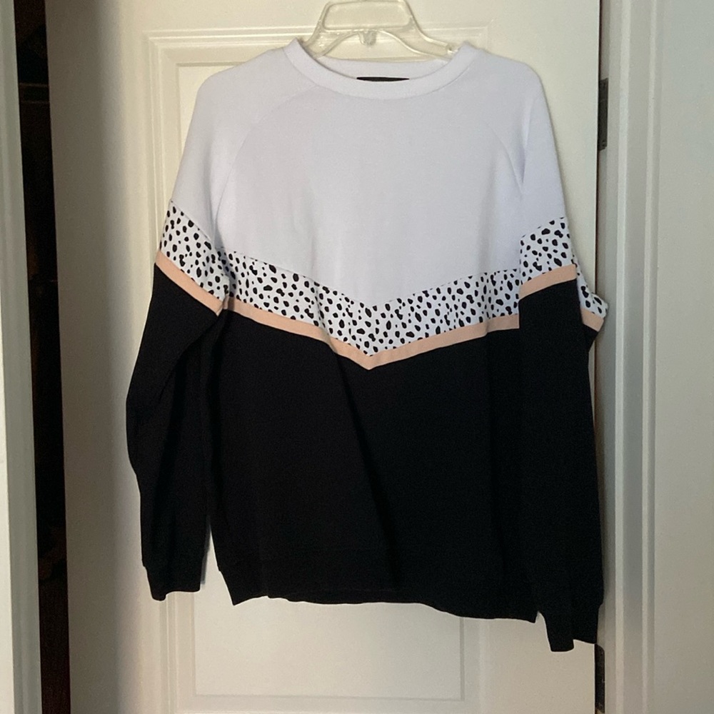 Sarah’s Day x White Fox pullover